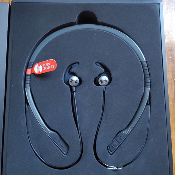 Under Armour JBL Flex wireless headphones - Picture 3 of 4